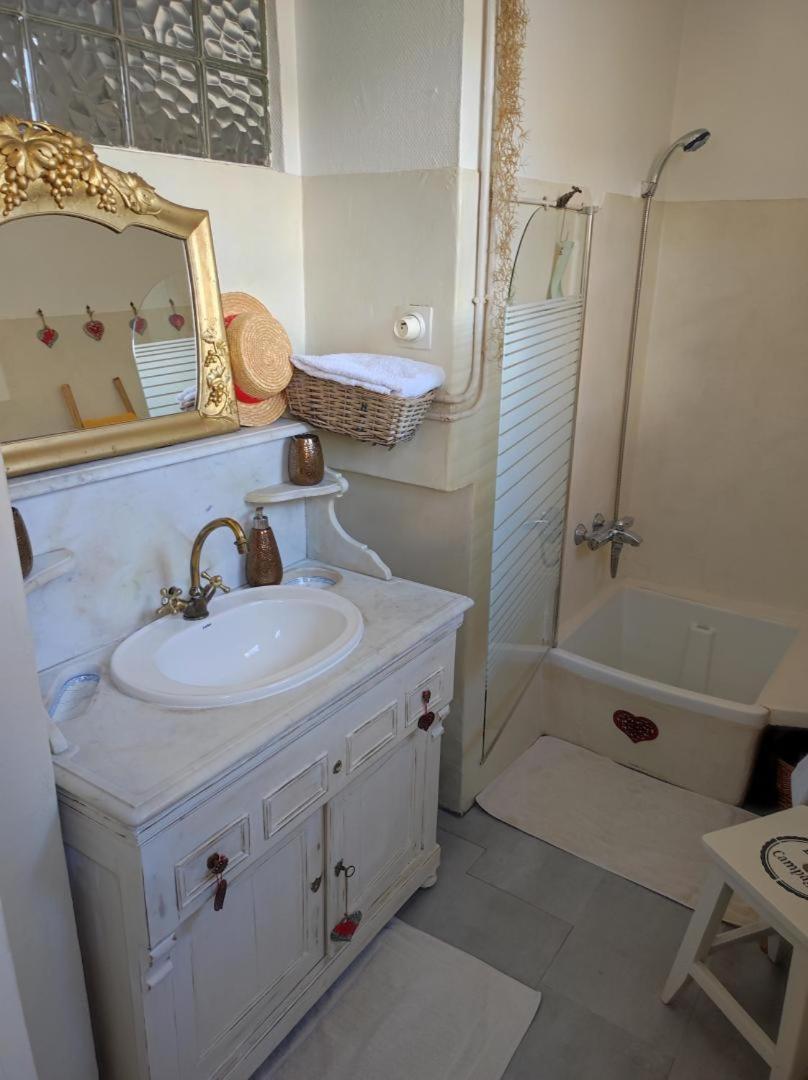 Bed and Breakfast Chez Sylvie Et Guy Chignin Exterior foto